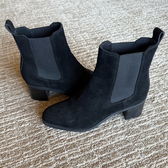 NWT Steve Madden Rhiannon Chelsea Boots Size 9 - Picture 1 of 12